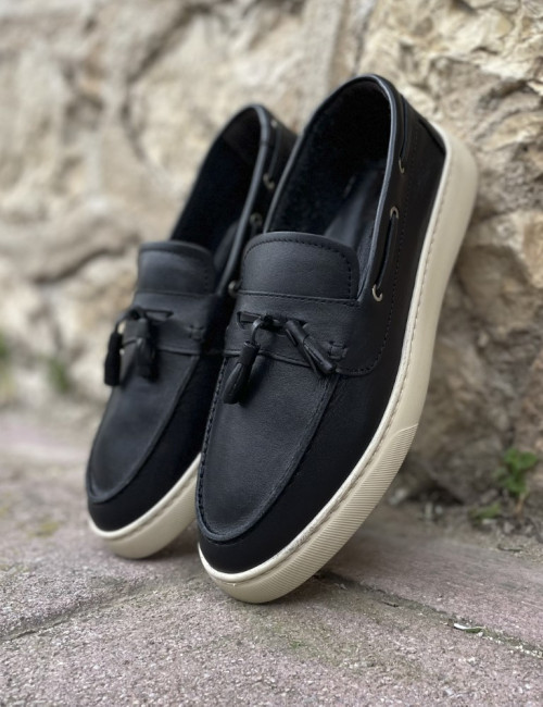 Huxley and Grace ανδρικά μαύρα δερμάτινα loafers με tassels HG174194