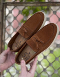  Ανδρικά δερμάτινα loafers με tassels.