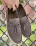  Ανδρικά δερμάτινα loafers με tassels.