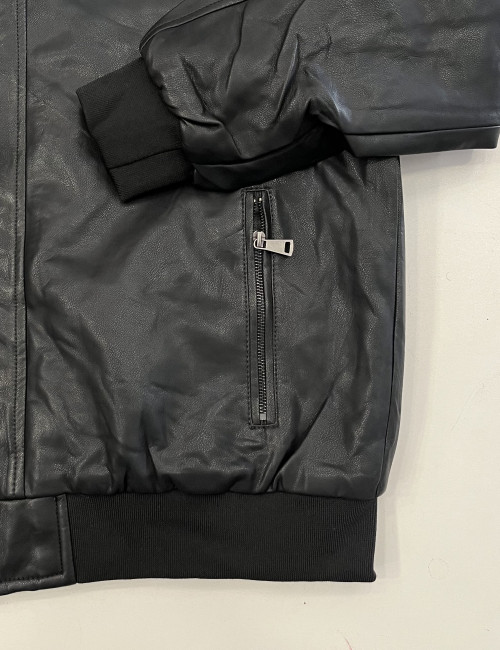 Ανδρικό μαύρο Bomber μπουφάν από δερματίνη με ραφές Plus Size G251018