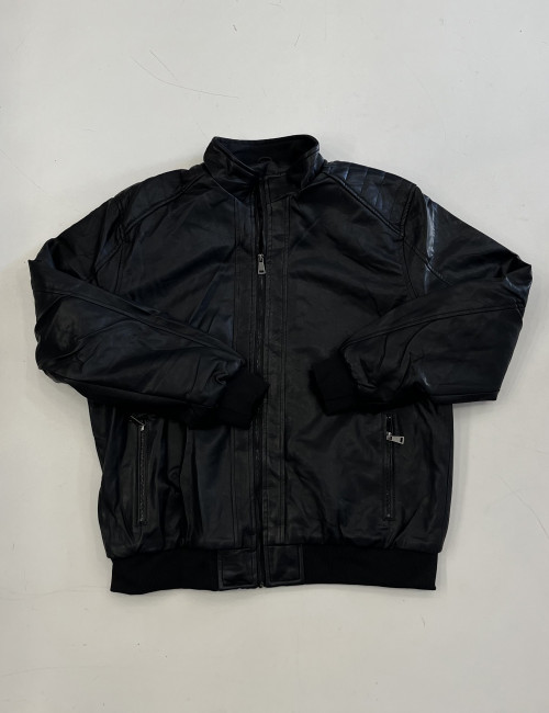 Ανδρικό μαύρο Bomber μπουφάν από δερματίνη με ραφές Plus Size G251018