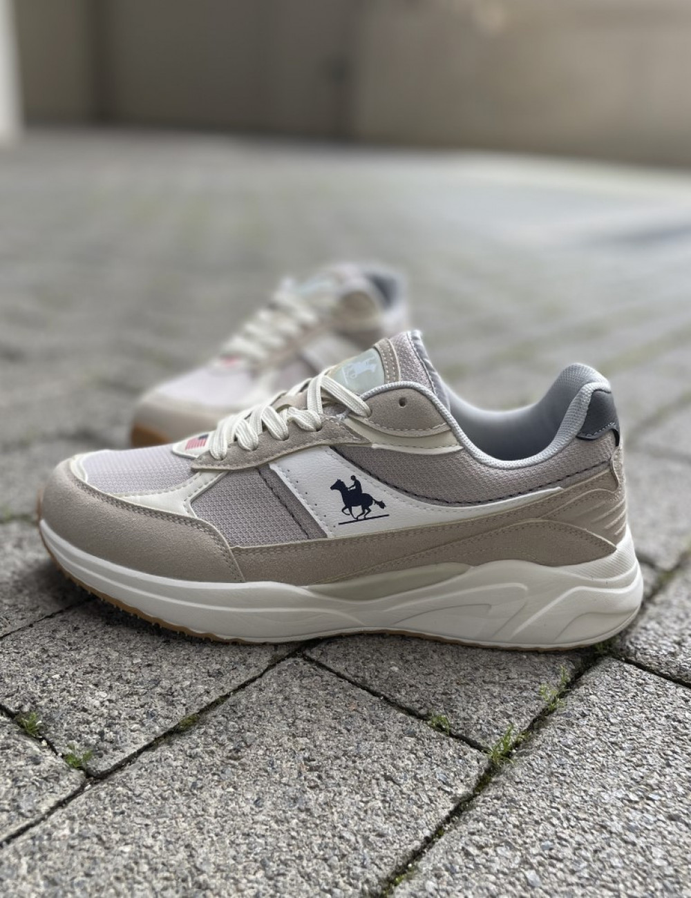 Ανδρικά χαμηλά Casual Sneakers , με διχρωμία, κατασκευασμένα απο δερματίνη άριστης ποιότητας.