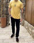 Ανδρική κοντομάνικη μπλούζα με τύπωμα στο στήθος, ελληνικής κατασκευής.