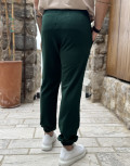 Ανδρική αθλητική φόρμα με τσέπες.