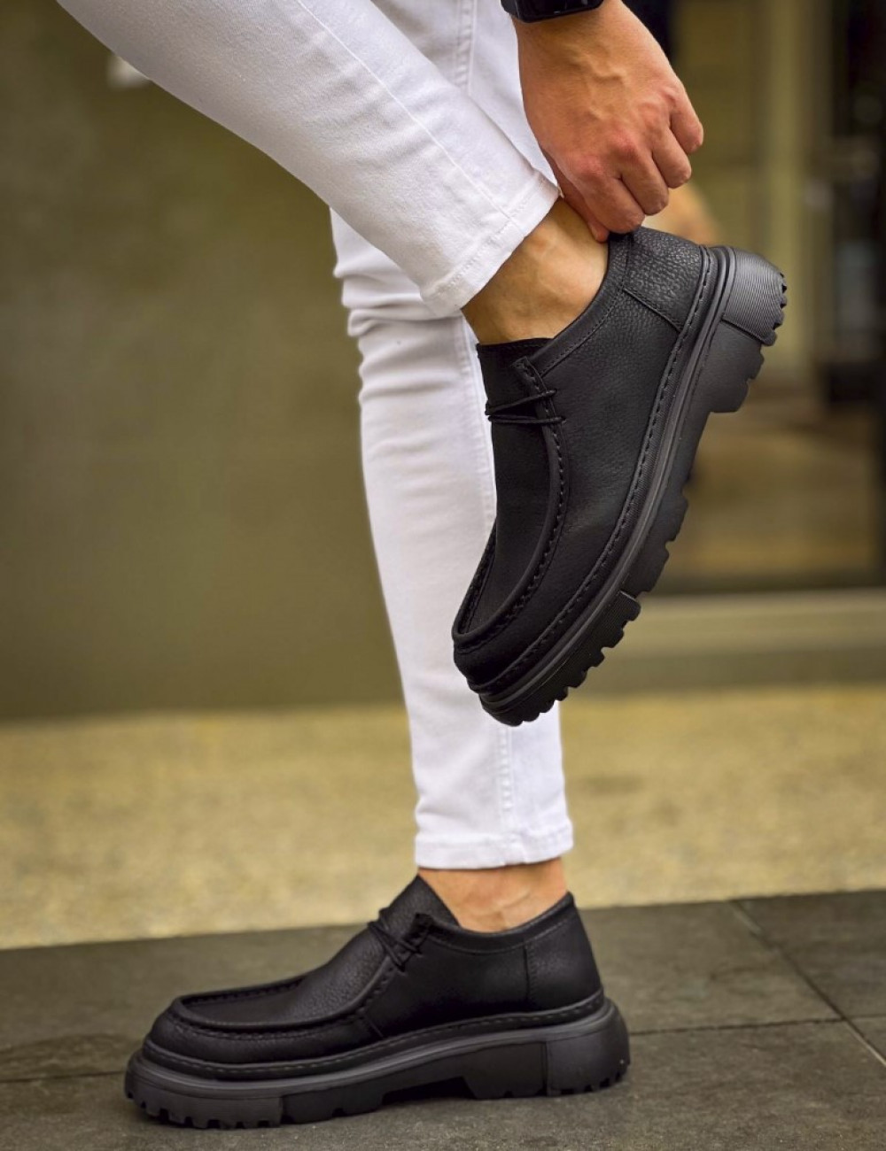 Ανδρικά μονόχρωμα casual παπούτσια loafers κατασκευασμένα από οργανική δερματίνη άριστης ποιότητας.