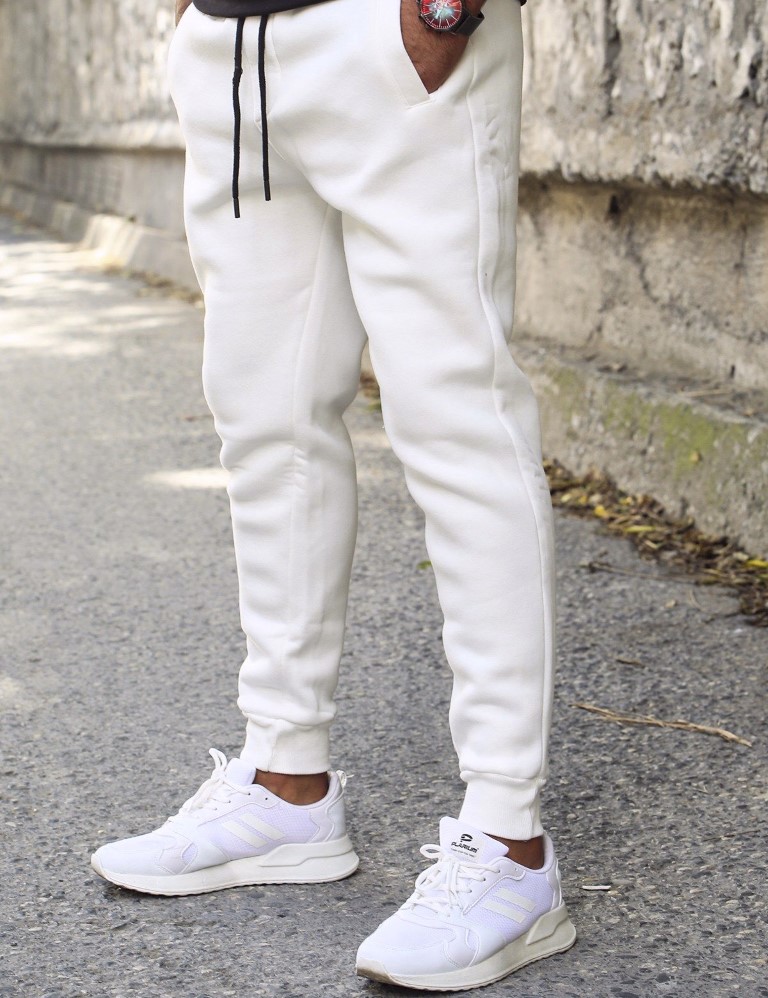 Αντρική φόρμα ελληνικής κατασκευής, διαθέτει λάστιχο στα τελειώματα της και κορδόνι που δένει στην μέση.Σύνθεση:65%COTTON 35%POLΕφαρμογή: Κανονική