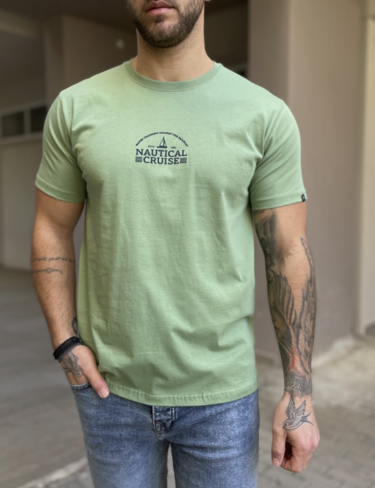 Ανδρικήκοντομάνικη μπλούζα με τύπωμα στο στήθος, ελληνικής κατασκευής. Διαθέτει στοργγυλή λαιμόκοψη.Άνετη εφαρμογήΔιαθέτει ελαστικότητα στο ύφασμά τηςΣύνθεση : 100% cottonΤο μοντέλο έχει ύψος 1.85 και 95 κιλά. Φοράει μέγεθος L