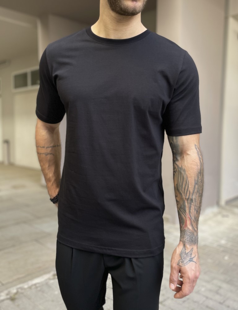 Ανδρικήκοντομάνικη μπλούζαΕλληνικής κατασκευής. Διαθέτει στρογγυλή λαιμόκοψη και ίσιο τελείωμα. Έχει στο πλάι ετικέτα με το λογότυπο της εταιρείας.Κανονική εφαρμογήΔιαθέτει ελαστικότητα στο ύφασμά τηςΣύνθεση : 100% cottonΤο μοντέλο έχει ύψος 1.85 και 95 κιλά. Φοράει μέγεθος XL