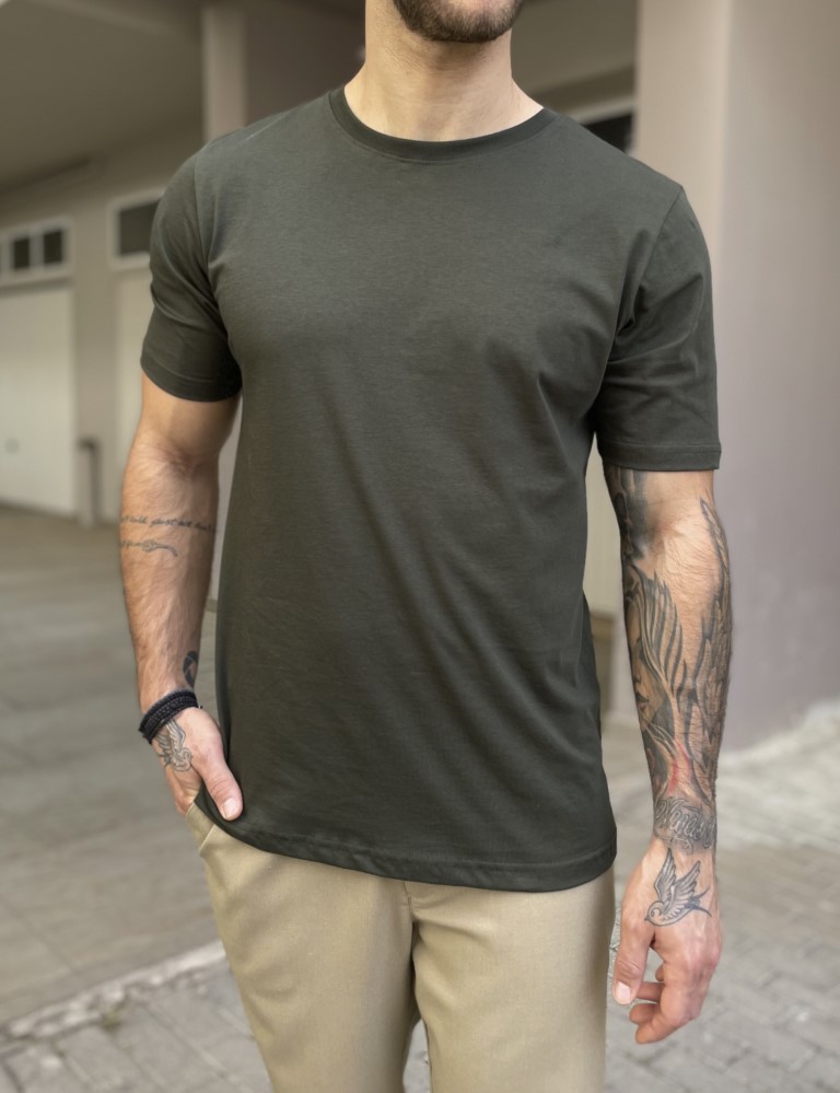 Ανδρικήκοντομάνικη μπλούζαΕλληνικής κατασκευής. Διαθέτει στρογγυλή λαιμόκοψη και ίσιο τελείωμα. Έχει στο πλάι ετικέτα με το λογότυπο της εταιρείας.Κανονική εφαρμογήΔιαθέτει ελαστικότητα στο ύφασμά τηςΣύνθεση : 100% cottonΤο μοντέλο έχει ύψος 1.85 και 95 κιλά. Φοράει μέγεθος XL