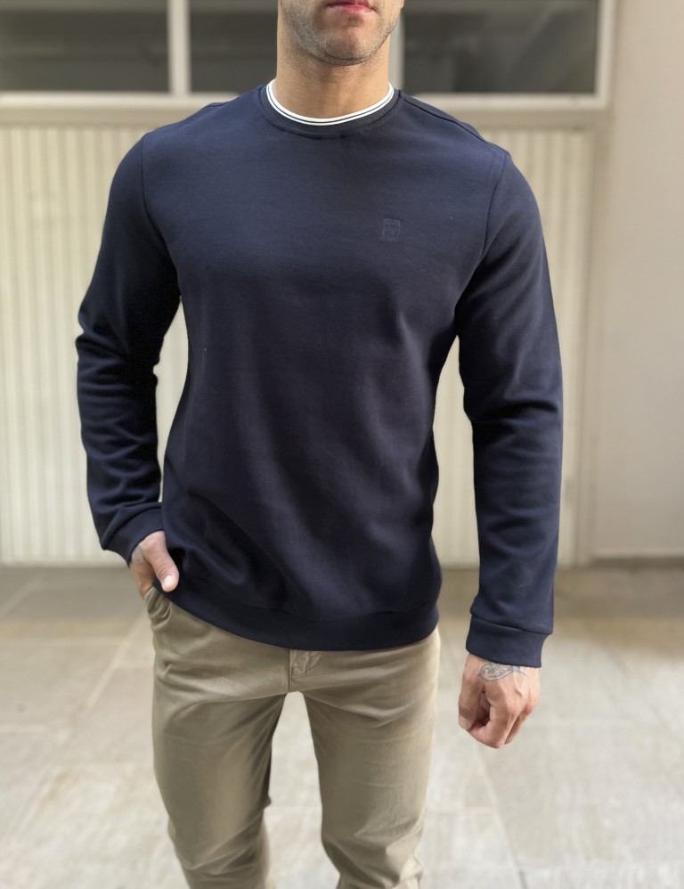 Ανδρικήμπλούζαμακρυμάνικημεπικέ ύφανση.Διαθέτει στρογγυλή λαιμόκοψη με ρίγα καιλάστιχο στα μανίκια και στο τελείωμα.Κανονική εφαρμογήΣύνθεση: 100% cot.Το μοντέλο έχει ύψος 1.85 και 95 κιλά. Φοράει XXL