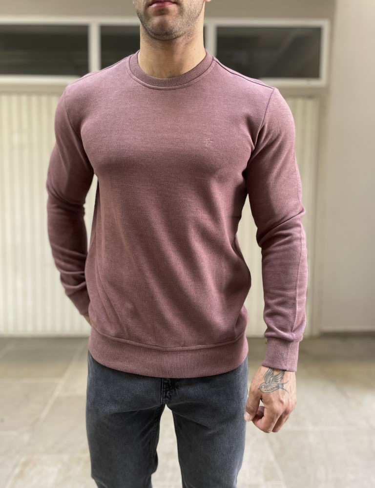 Ανδρική μακρυμάνικημπλούζα . Μαλακό, ψιλό πλεκτό ύφασμα. Στρογγυλή λαιμό κόψη και λάστιχο στα μανίκια και στο τελείωμα για καλύτερη εφαρμογή.ΚανονικήΣύνθεση 100% cottonΤο μοντέλο έχει ύψος και βάρος κιλά. Φοράει